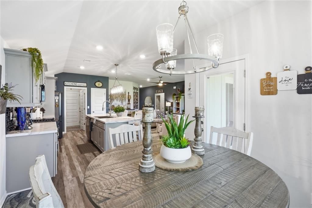 716 Bentley Drive — photo 15