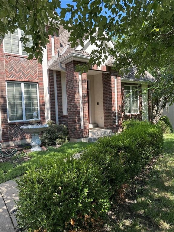 22918 NW Ashford Court — photo 2