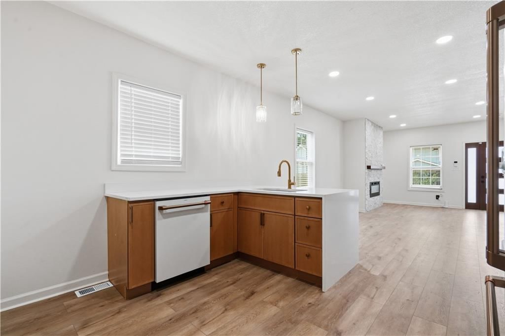 4529 Wyoming Street — photo 11