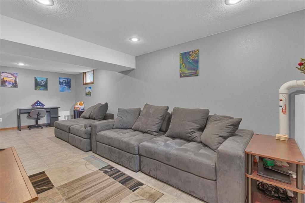 7005 MICHAEL Lane — photo 26