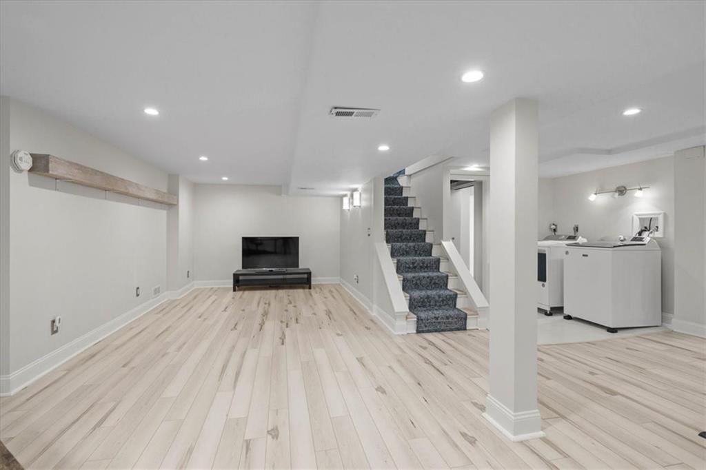 4211 W 73rd Street — photo 28