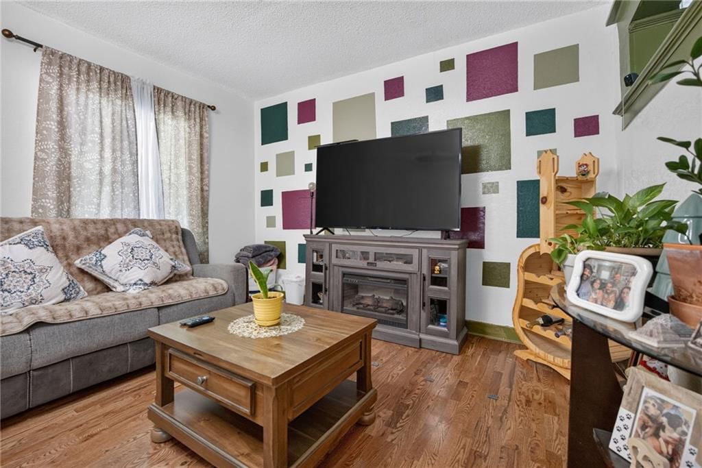 2514 East 42nd Street — photo 5