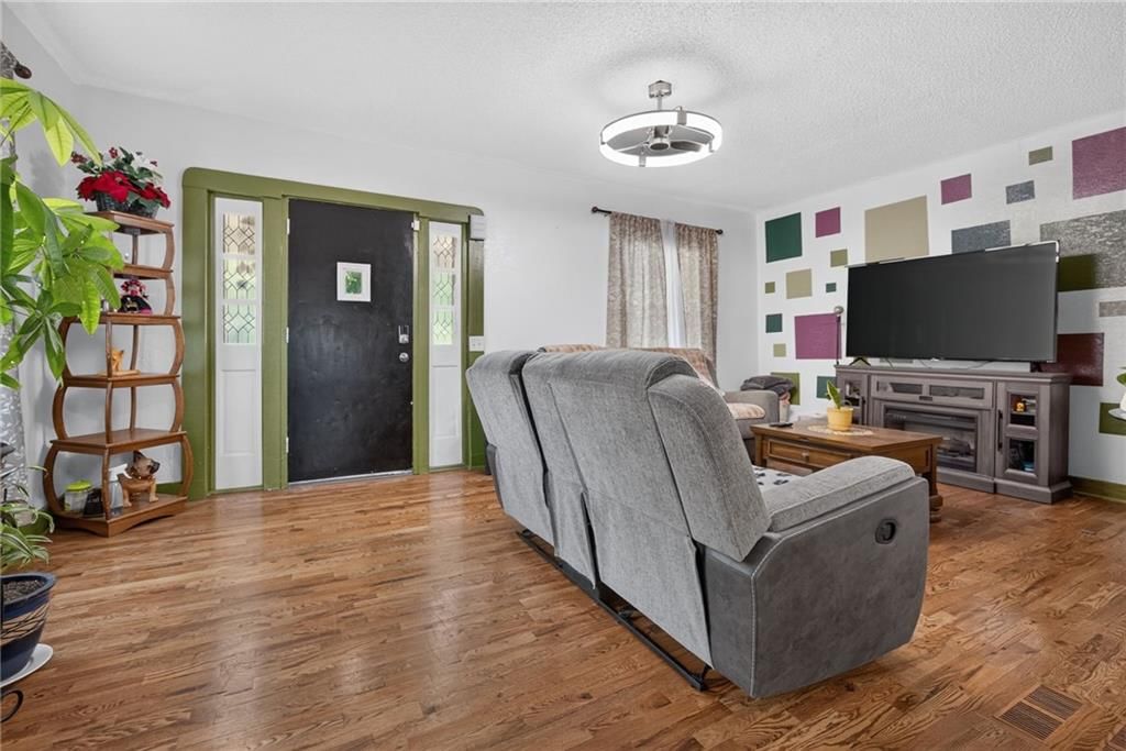 2514 East 42nd Street — photo 9
