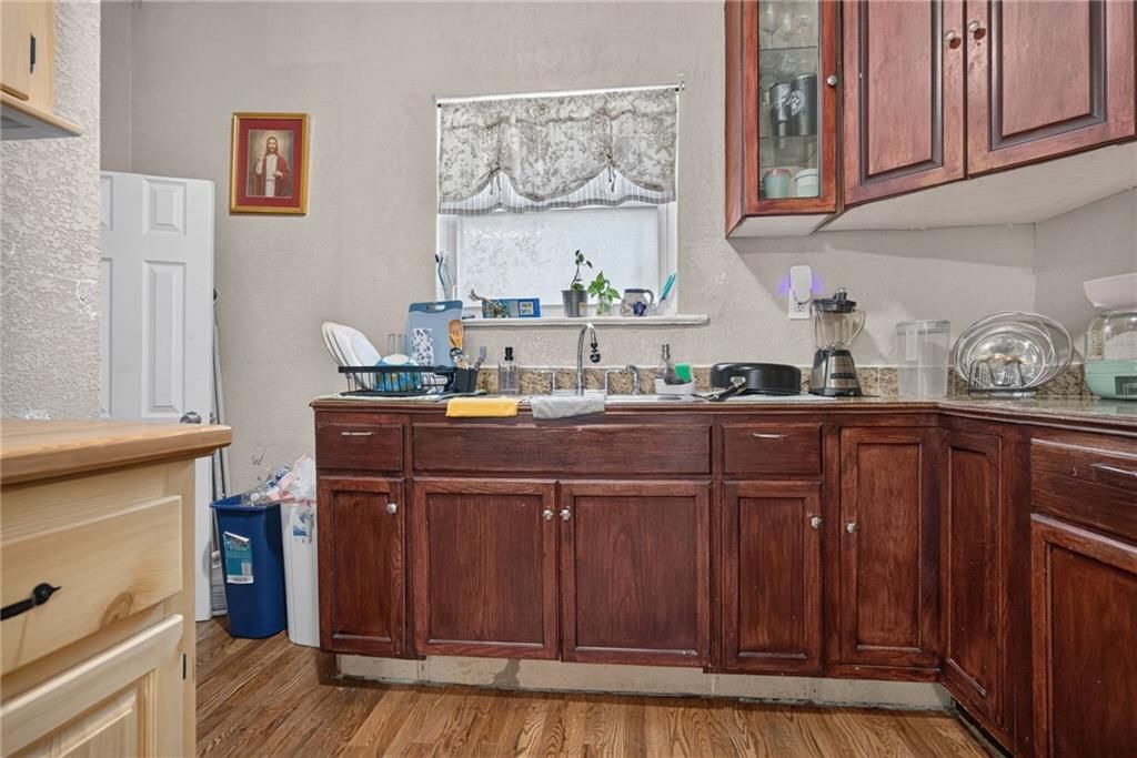 2514 East 42nd Street — photo 17