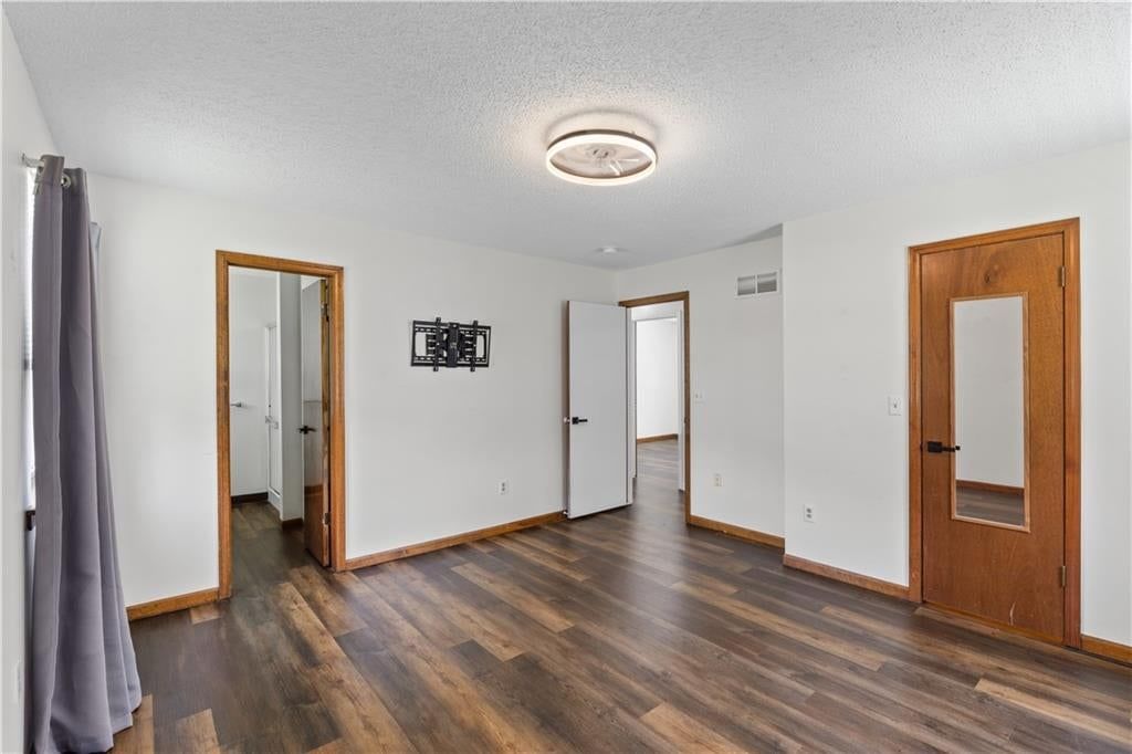 404 Oakwood Street — photo 15