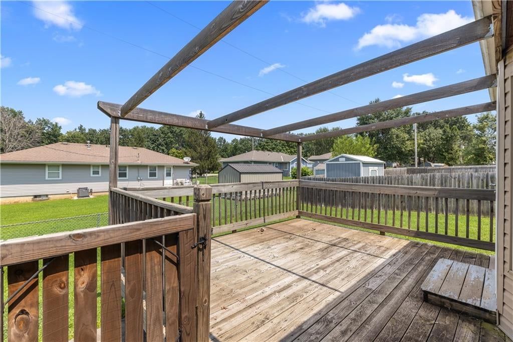 404 Oakwood Street — photo 19