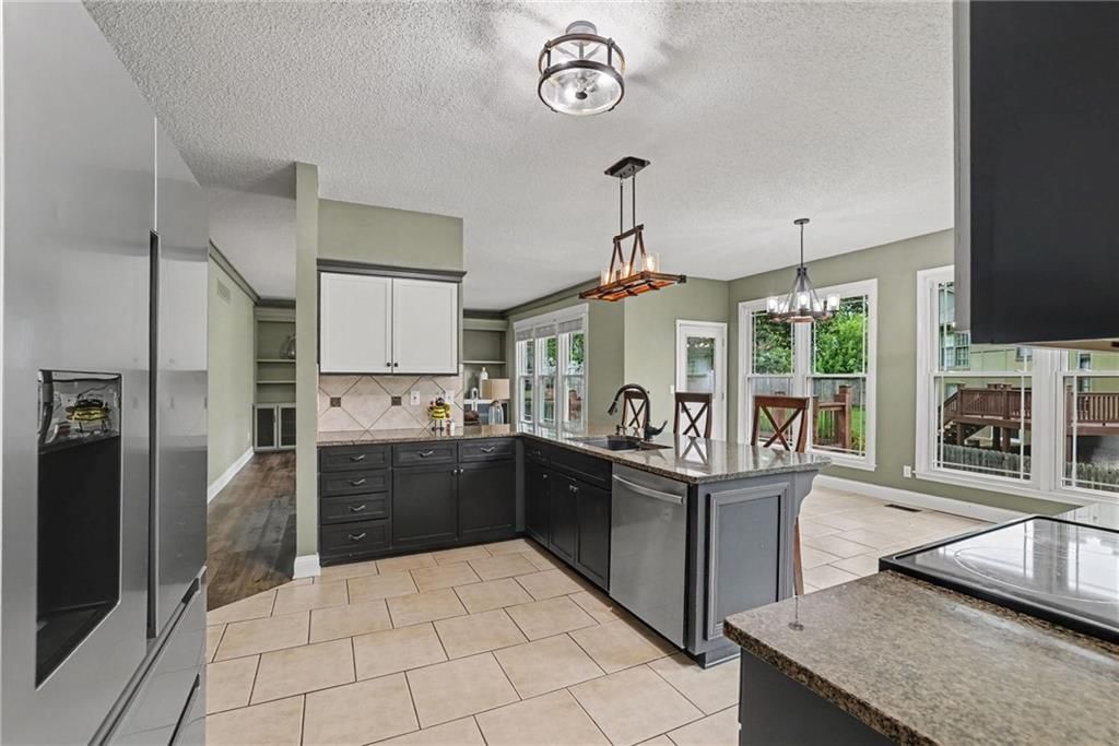 15231 Hemlock Street — photo 9
