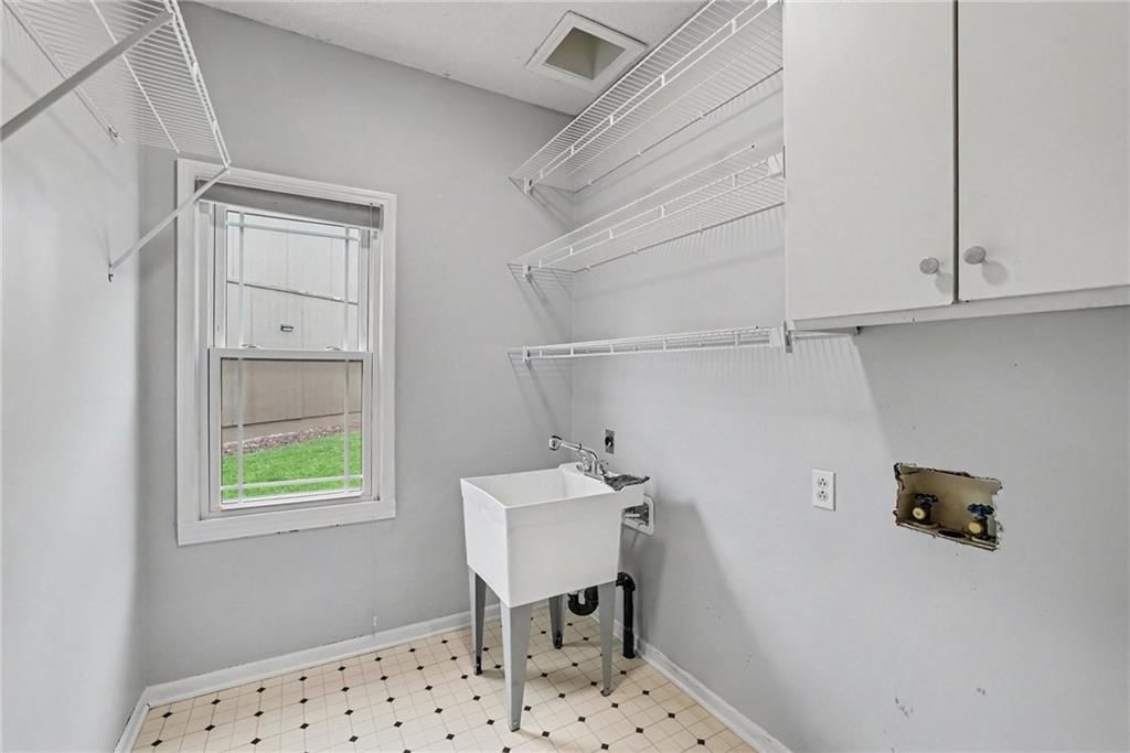 15231 Hemlock Street — photo 11