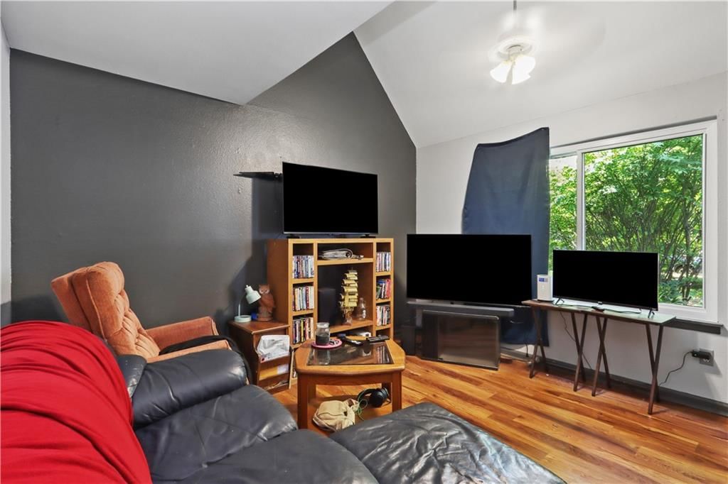309 Northwood Lane — photo 4