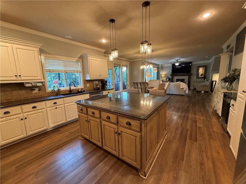 1708 NE Woodland Shores Lane — photo 9