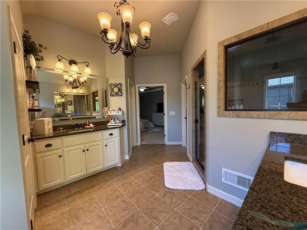 1708 NE Woodland Shores Lane — photo 18