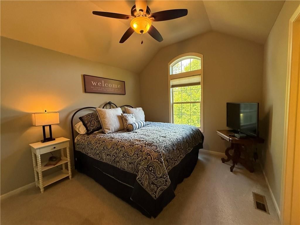 1708 NE Woodland Shores Lane — photo 29