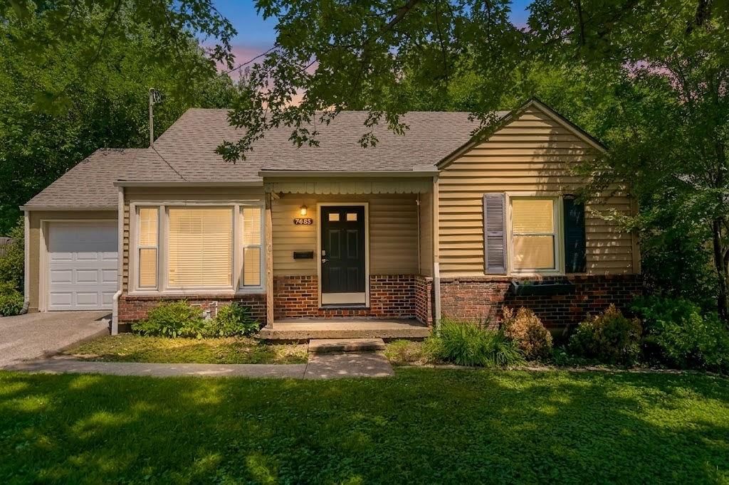 7433 Lamar Avenue — photo 1
