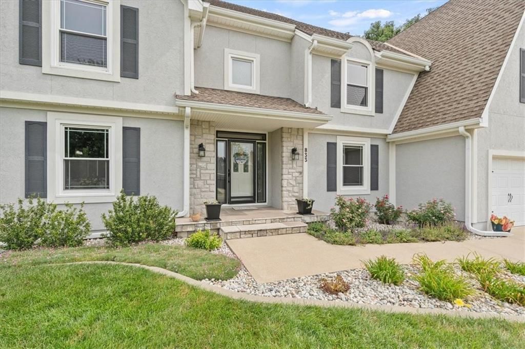 833 NW High Point Drive — photo 2