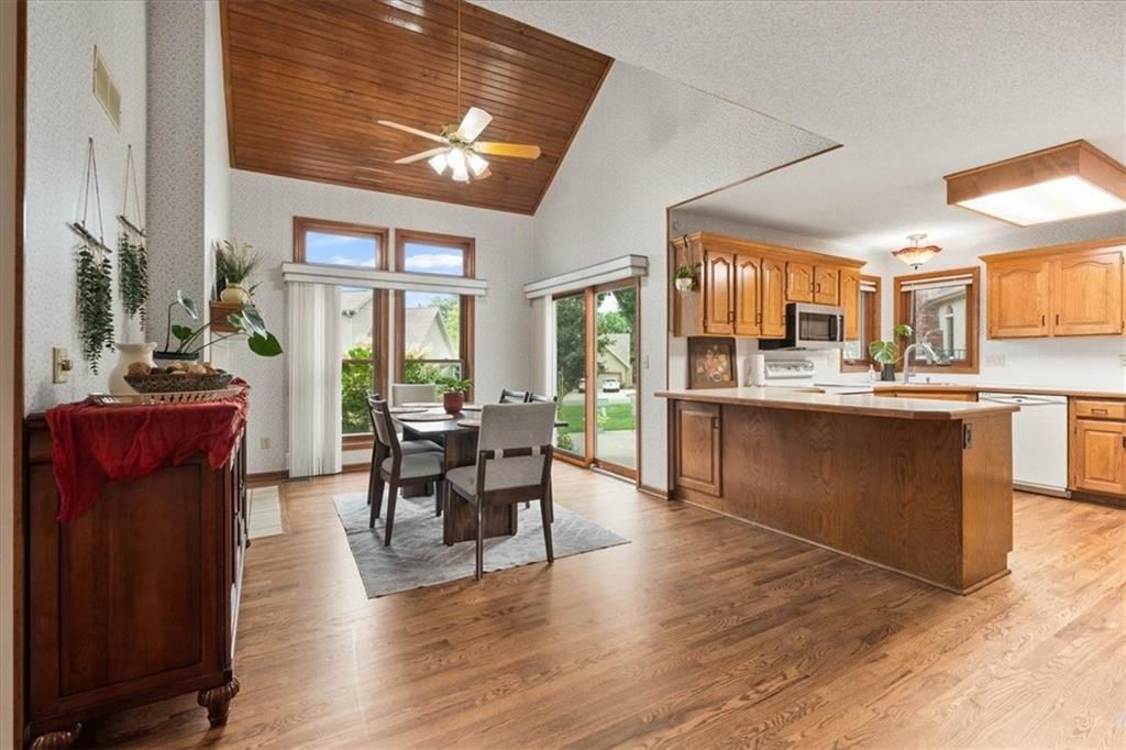 833 NW High Point Drive — photo 8