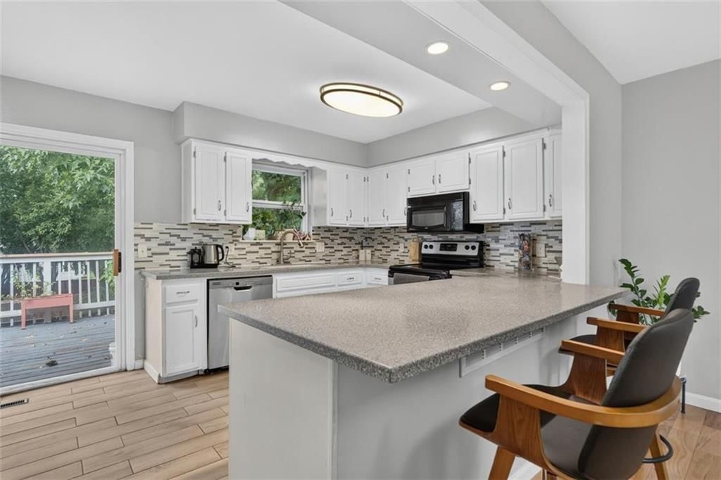 15821 W 152ND Terrace — photo 12