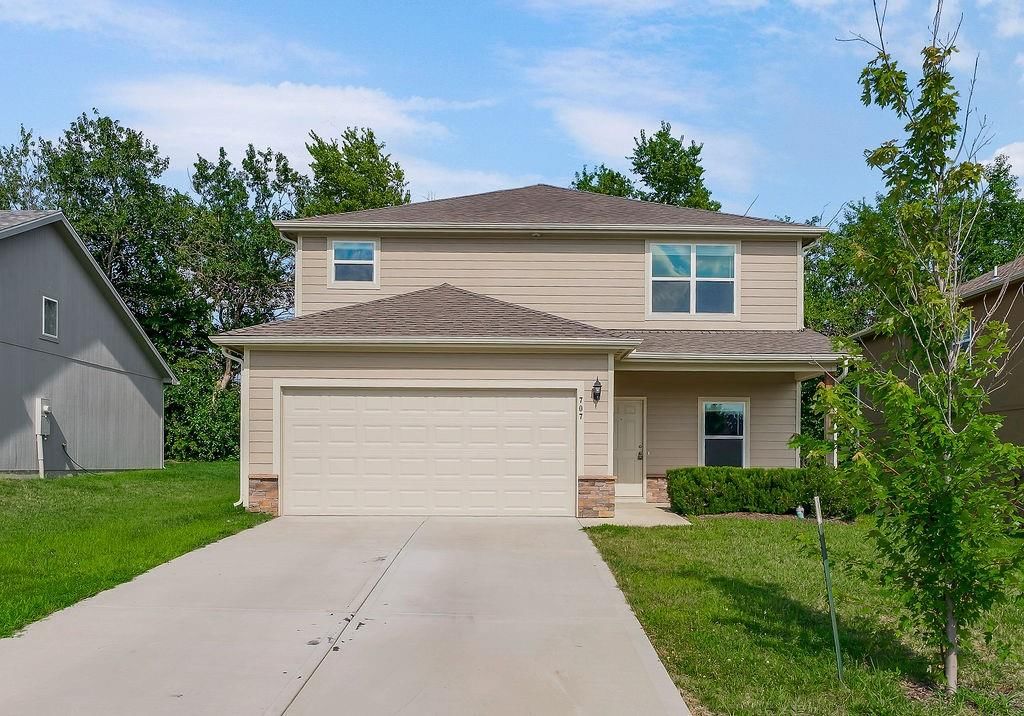 707 Roseberry Drive — photo 3