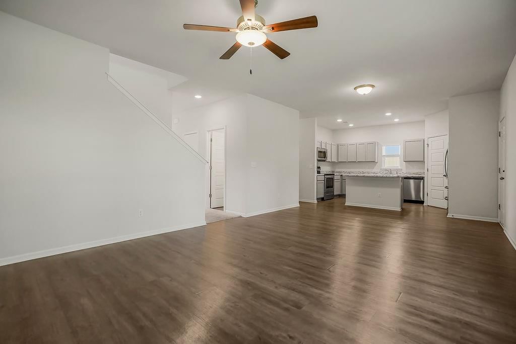 707 Roseberry Drive — photo 12