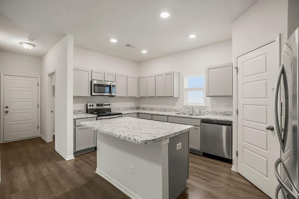 707 Roseberry Drive — photo 14