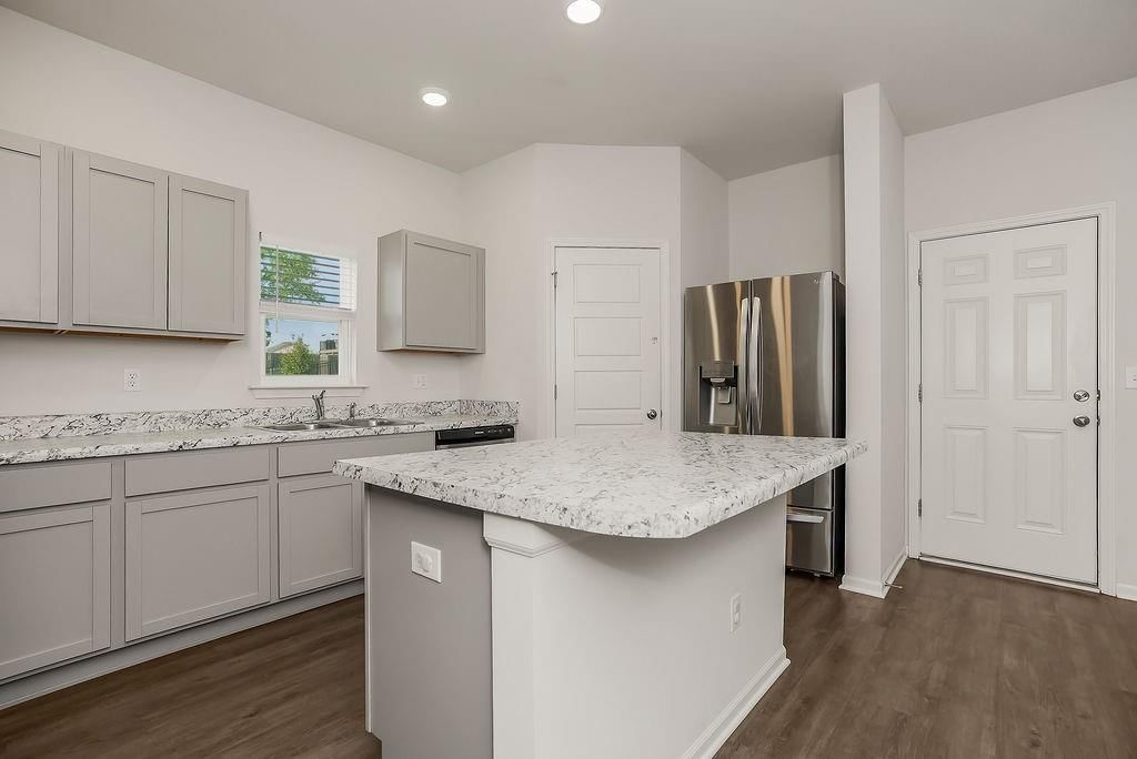 707 Roseberry Drive — photo 16