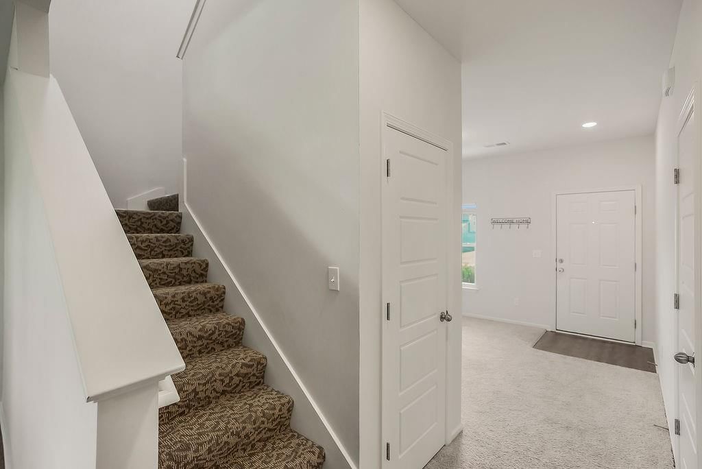 707 Roseberry Drive — photo 20