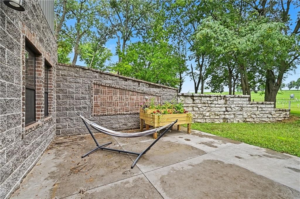 300 SE 30th Street — photo 39