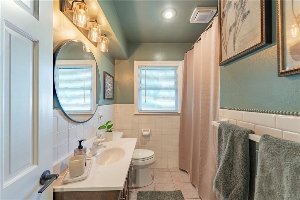 5649 Perry Lane — photo 12