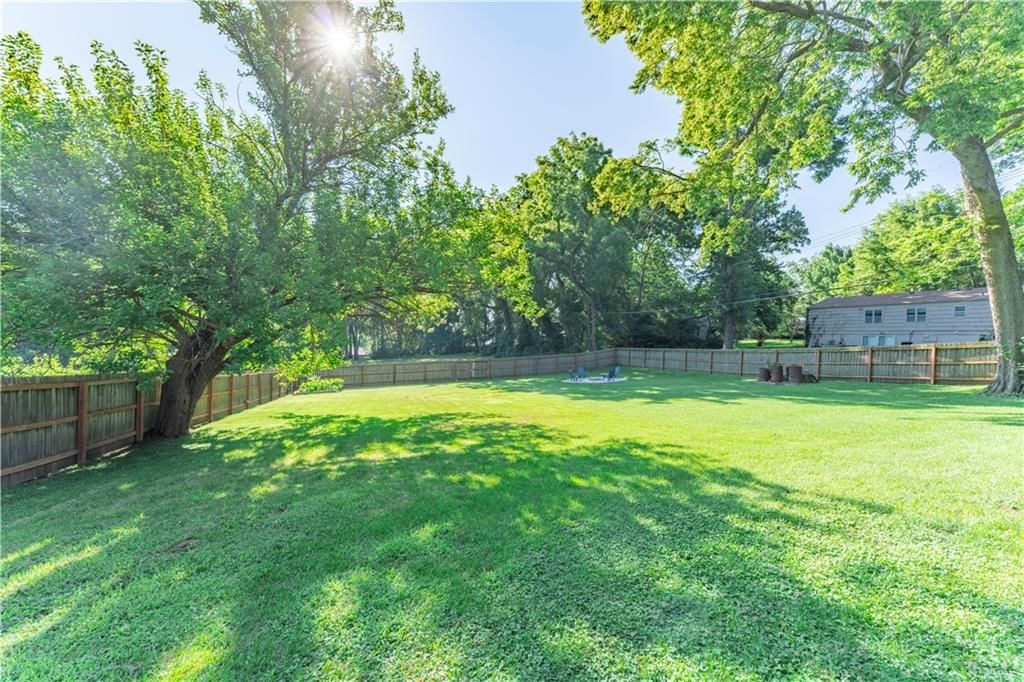 5649 Perry Lane — photo 22