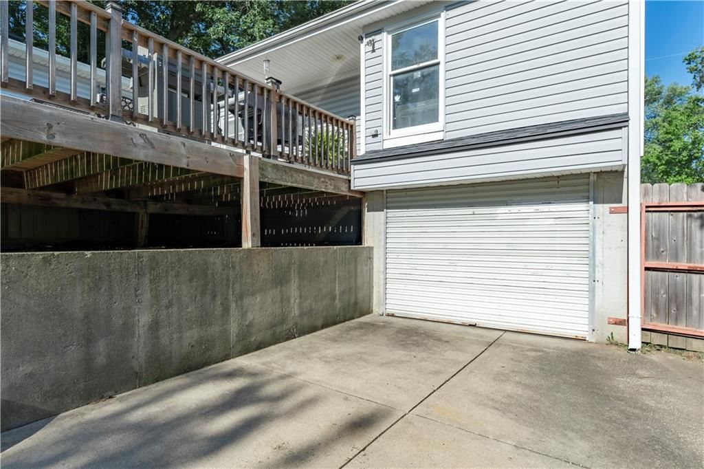 5649 Perry Lane — photo 25