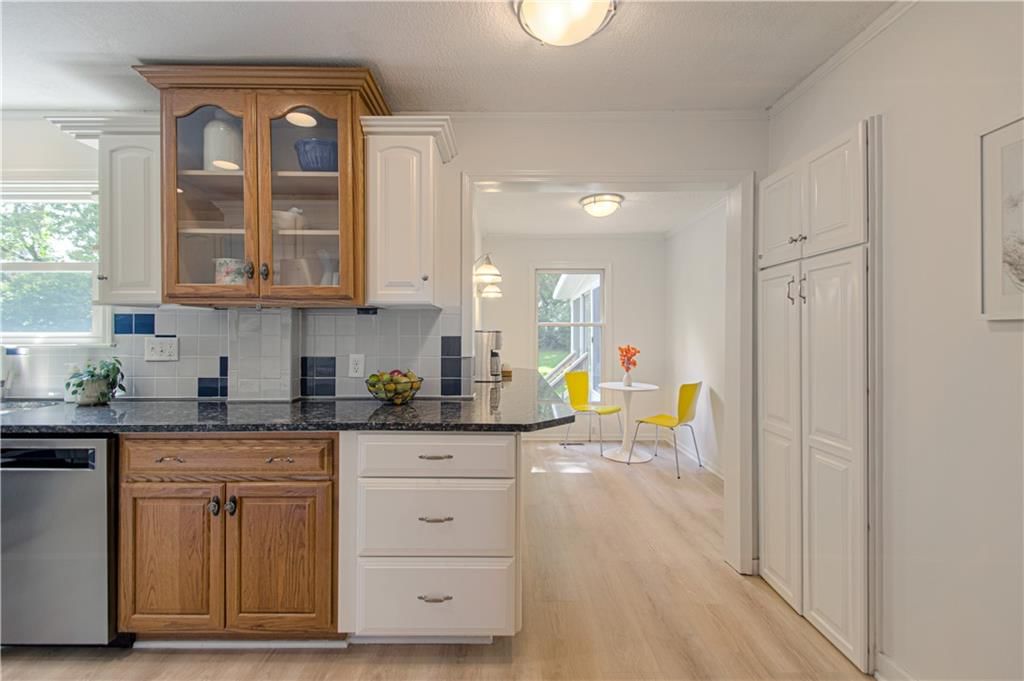 8751 Sleepy Hollow Road — photo 13