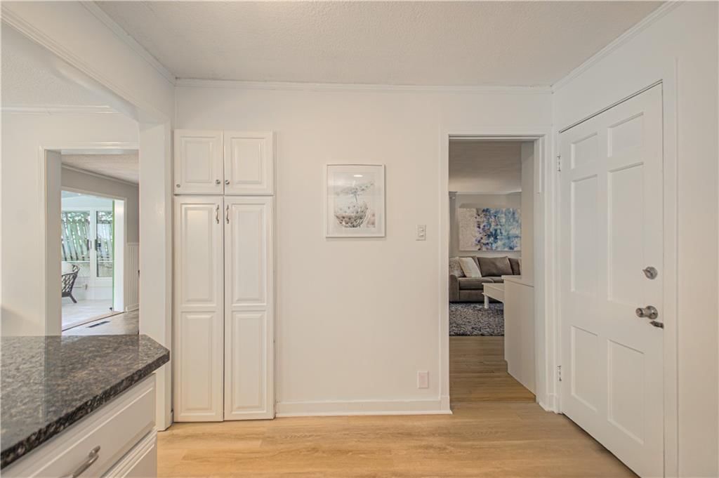 8751 Sleepy Hollow Road — photo 16