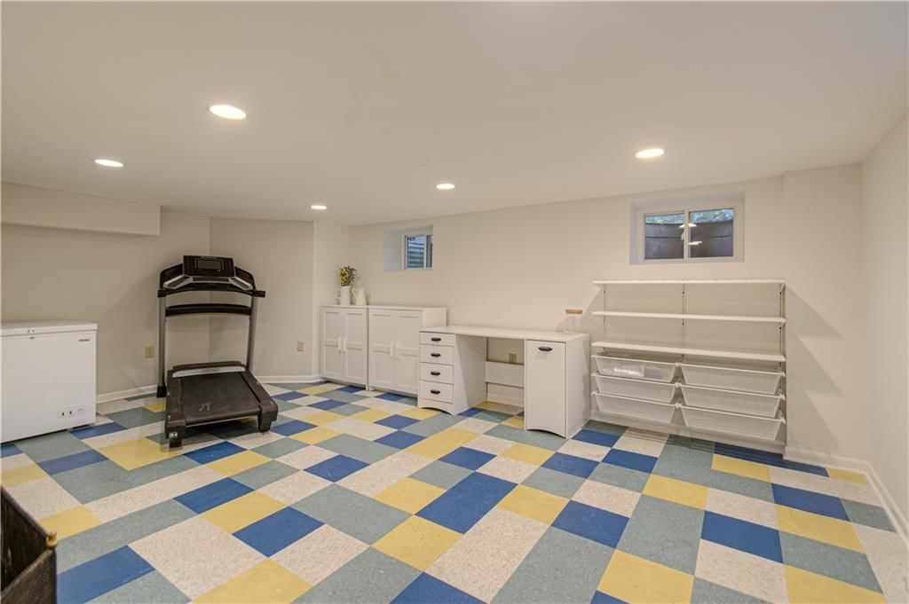 8751 Sleepy Hollow Road — photo 31