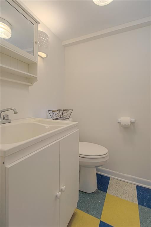 8751 Sleepy Hollow Road — photo 34