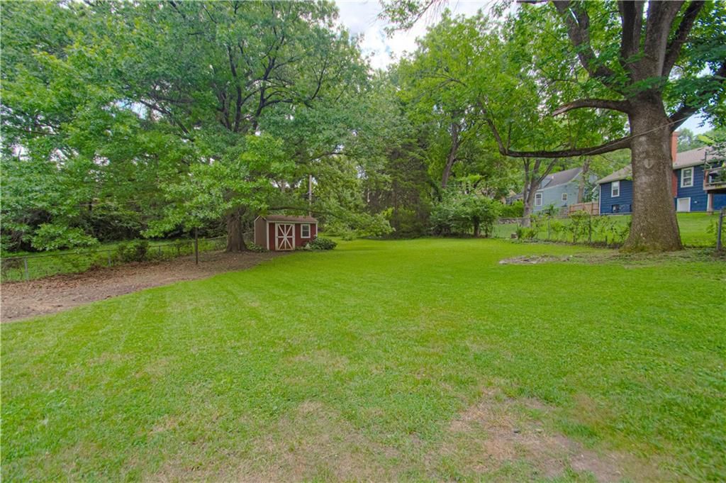 8751 Sleepy Hollow Road — photo 40