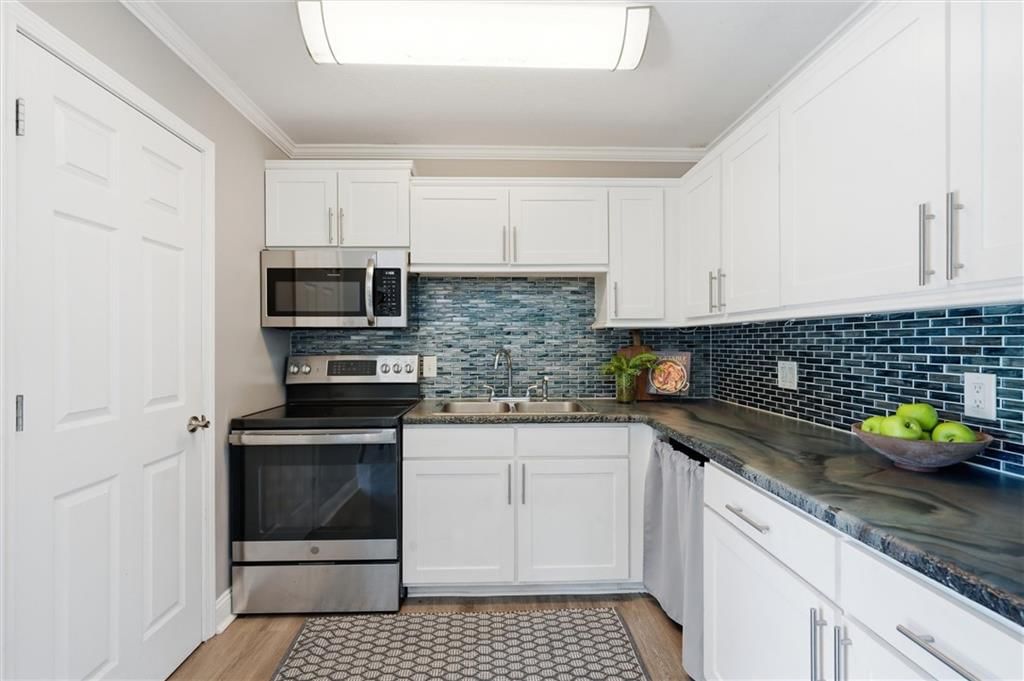1825 Brook Street — photo 9