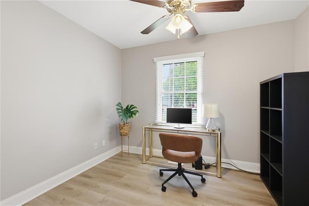 1825 Brook Street — photo 19
