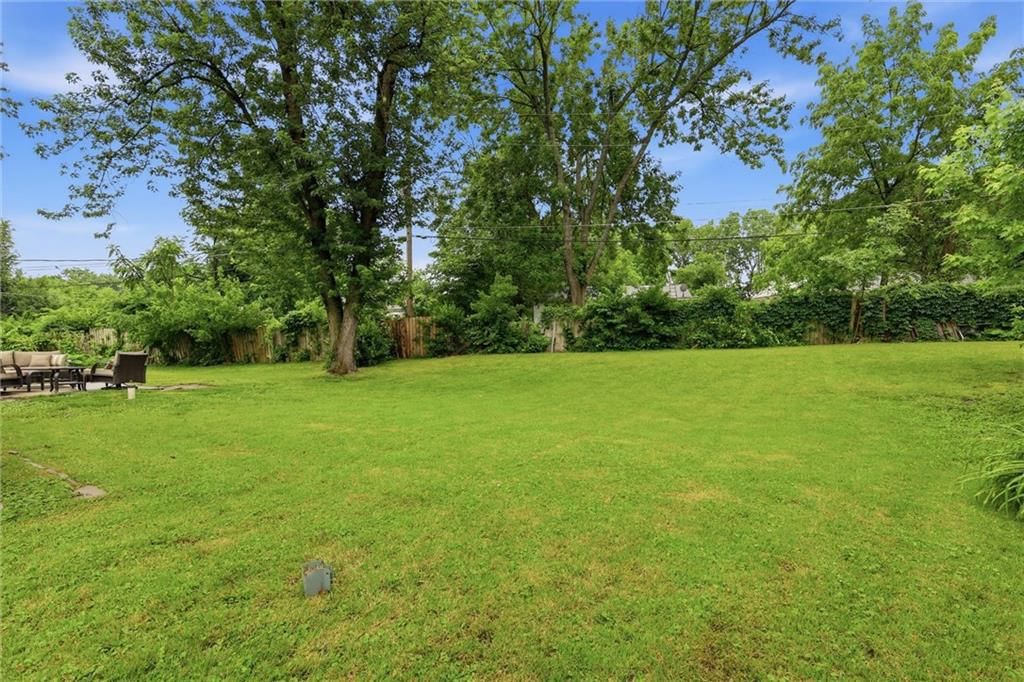 1825 Brook Street — photo 28