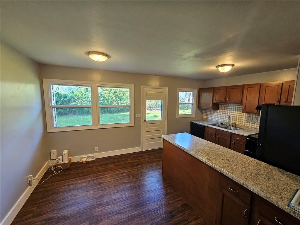 306 Pacific Drive — photo 7