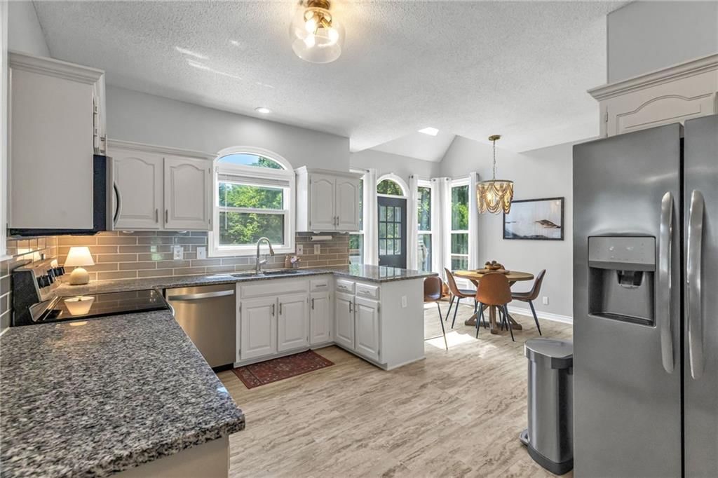 17635 W 113th Street — photo 11