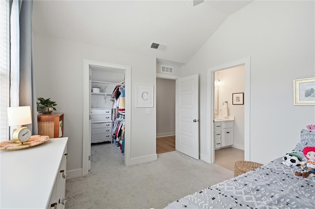 140 SE Riley Street — photo 34