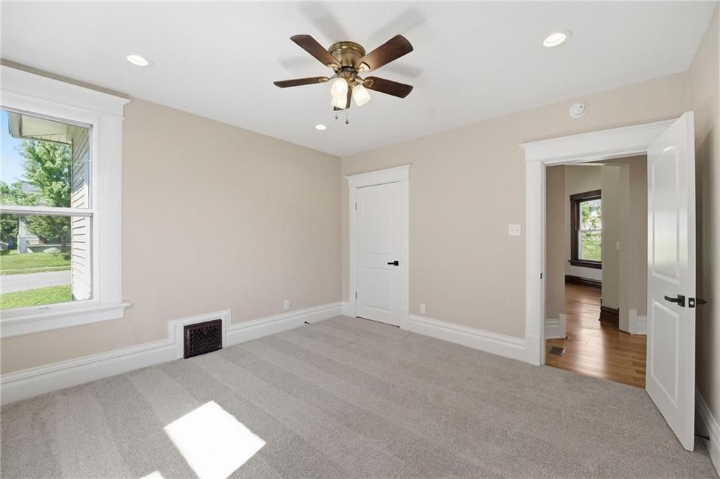 2420 Jules Street — photo 23