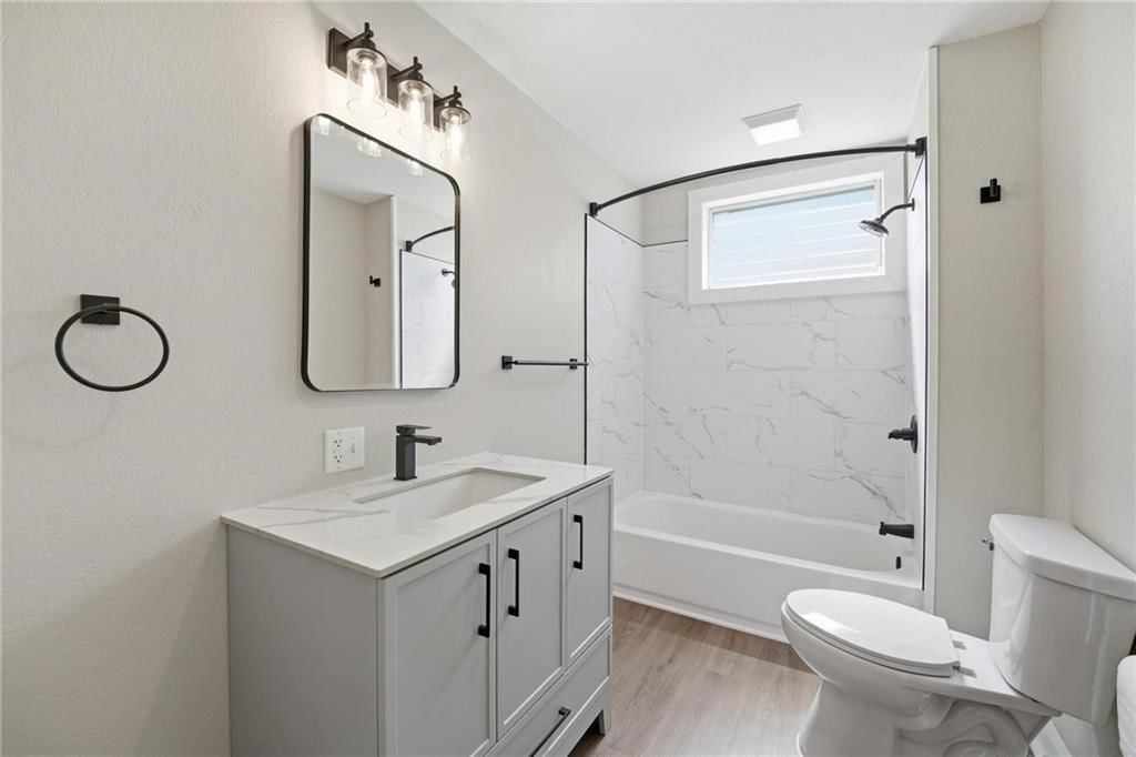 2420 Jules Street — photo 25