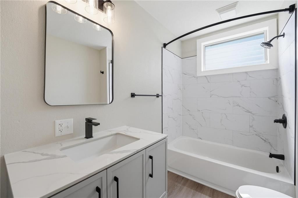 2420 Jules Street — photo 26