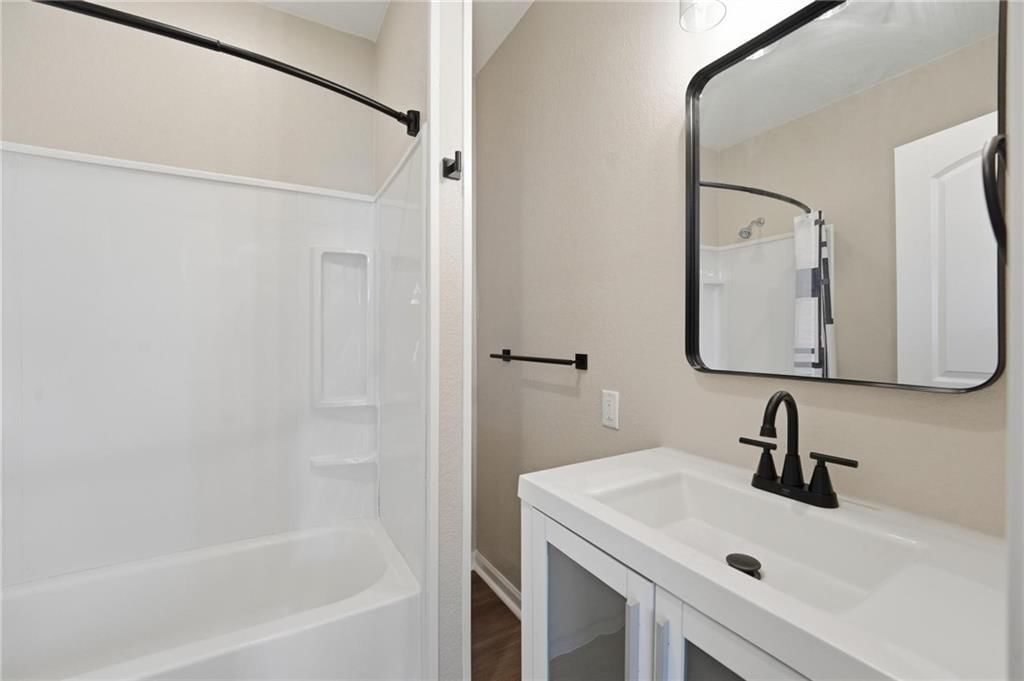 2420 Jules Street — photo 31