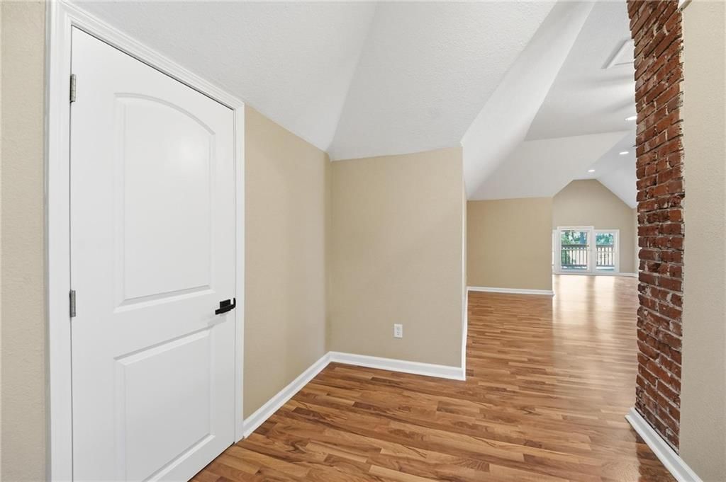 2420 Jules Street — photo 37