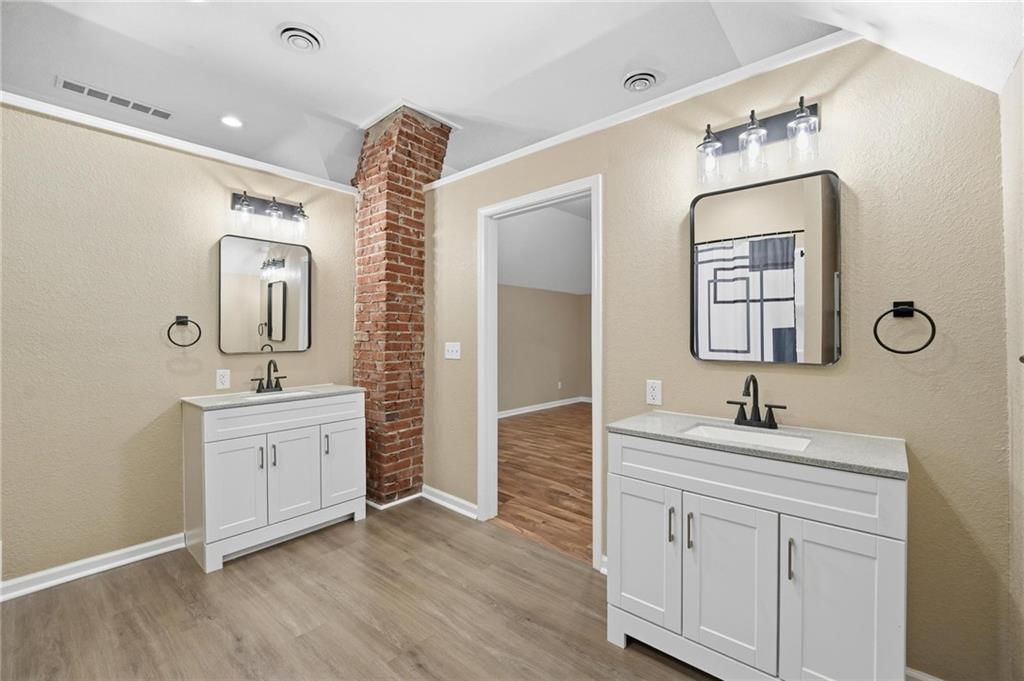 2420 Jules Street — photo 45