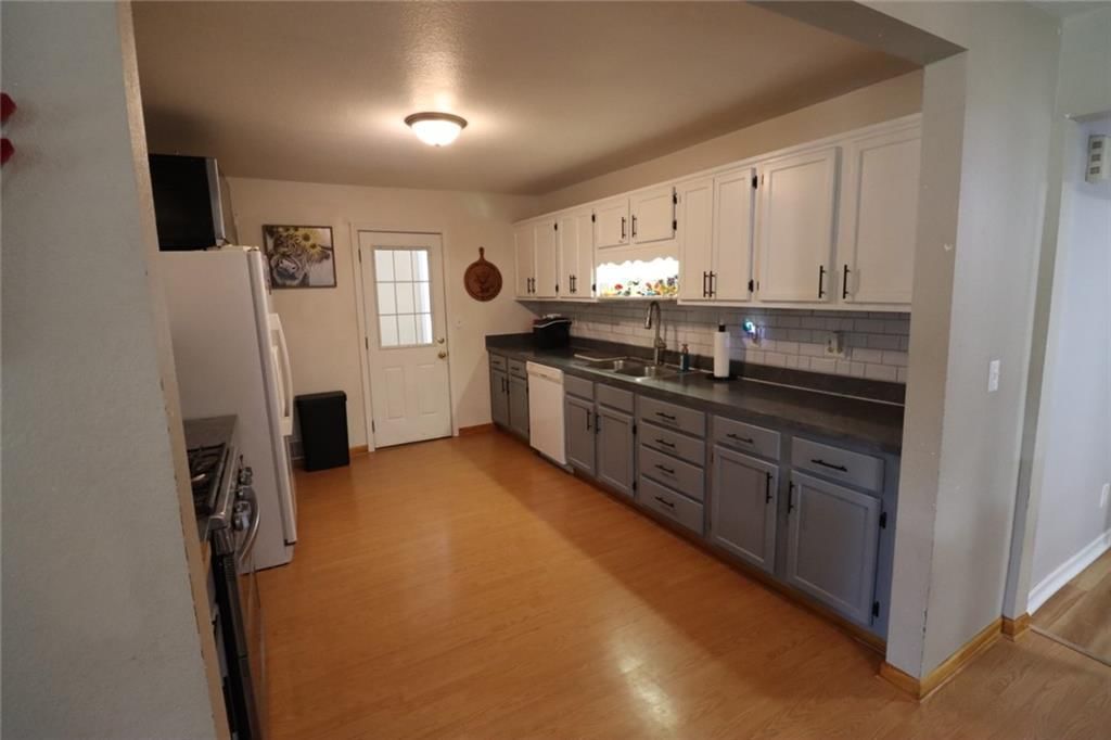 115 E 4th Street — photo 21