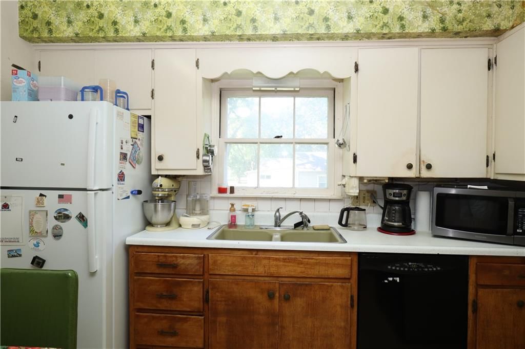 115 E 8th Street — photo 5