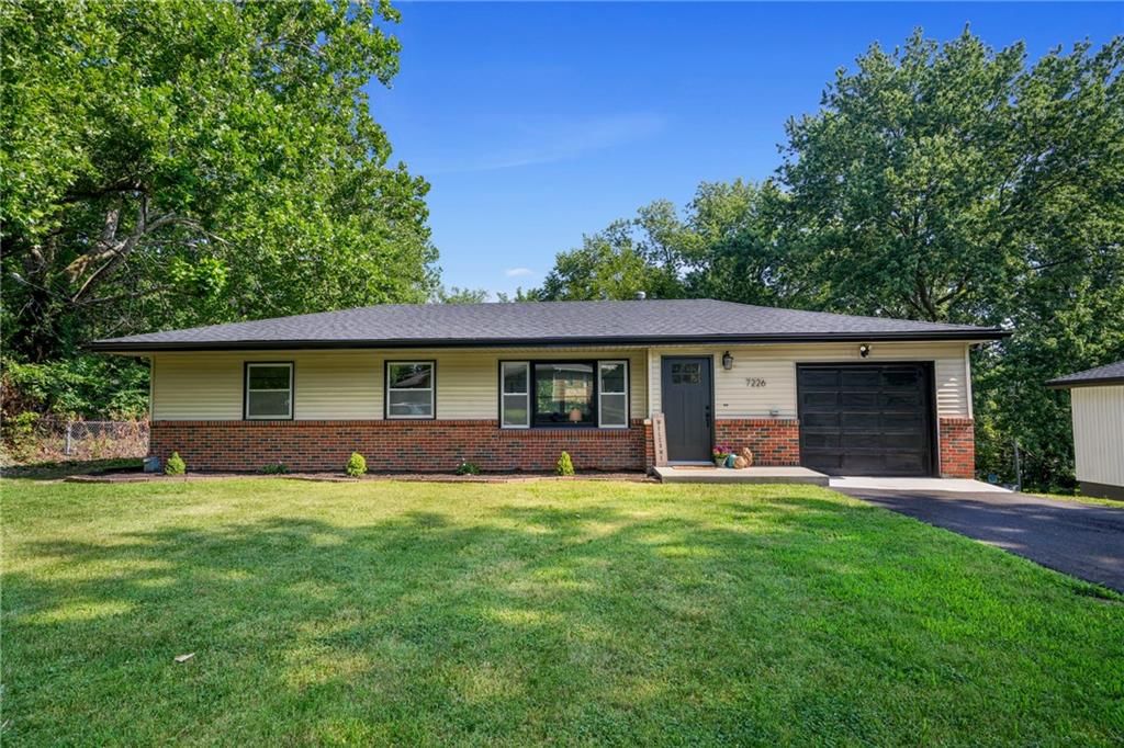 Photo 1 of 25 - 7226 Webster Avenue, Kansas City, KS 66109