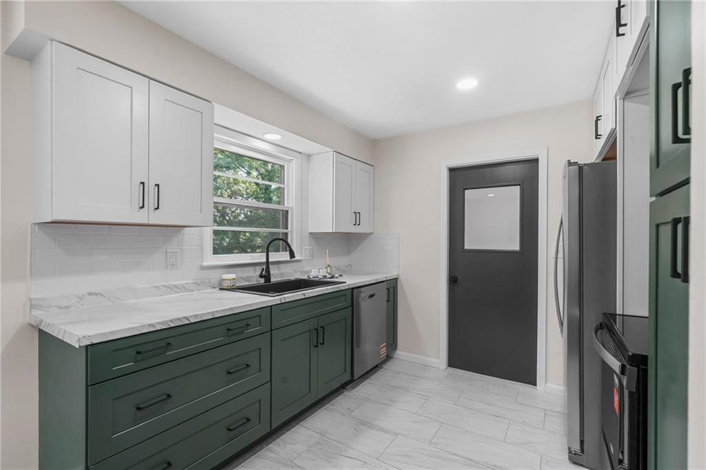 Photo 15 of 25 - 7226 Webster Avenue, Kansas City, KS 66109